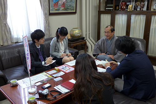 情報誌「東京カレンダー」取材