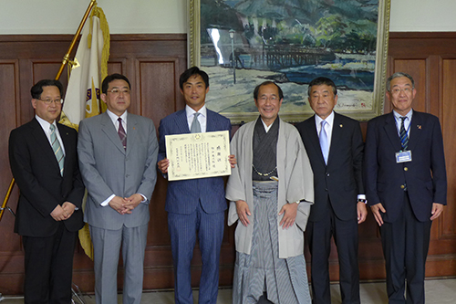 感謝です！　元阪神タイガース桧山 進次郎さんから児童養護施設にご寄附をいただきました