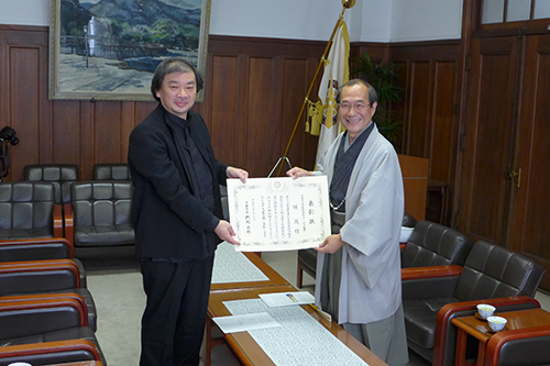 建築界のノーベル賞　プリツカー賞受賞建築家 坂 茂さんにきらめき大賞を贈呈