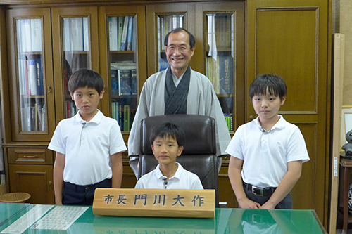 共に祇園祭の大役を務めます　長刀鉾　稚児さんと禿さんがお越しくださいました