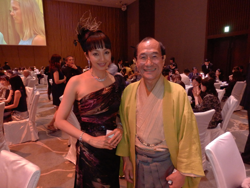 コシノ ジュンコさんらとじっくり懇談