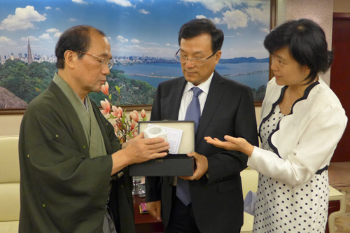 京都と更なる交流を誓い合いました　杭州市長と会談