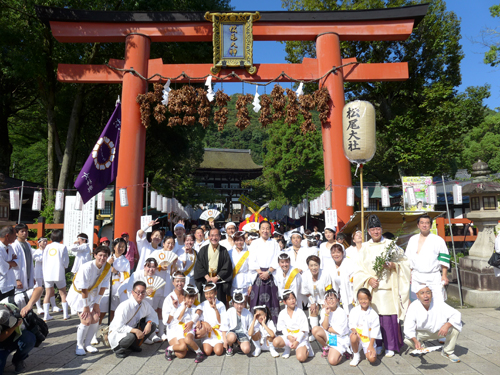 松尾大社八朔祭を拝見　女神輿やまぶき会の皆さんに元気をいただきました
