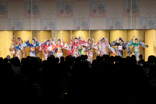 見事ないけばなを堪能　未生流笹岡９５周年祝賀会