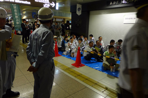 日本初！　京都駅ですべての鉄道事業者と地域等で大規模災害避難誘導合同訓練　深夜１時から６３０名参加