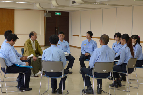 若い人、女性の消防団への参加を！　「消防団充実強化実行チーム」の皆さんとおむすびミーティング