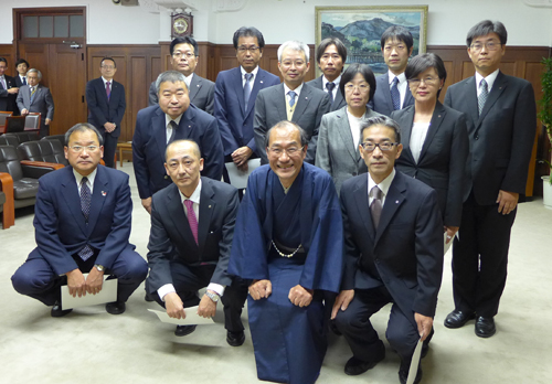 １１月２５日「市税事務所」が開設　１２名の役付職員に人事発令　一層の市民サービス向上、より効率的な執行体制の確立へ