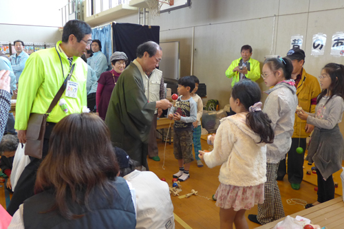 子どもたちの笑顔に癒されます　上京の子どもまつり