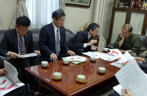 脱原発依存社会の実現を　関西電力　岩根副社長らがご来庁