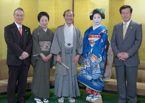 故郷に錦を飾る　祇園甲部の舞妓　亜矢子さんがご出身の長野県上田市の成人式で舞を披露　母袋 上田市長も駆けつけていただきました