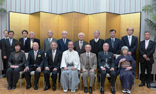 地域の保健衛生・生活環境の向上にご尽力　７，５００人の方々が地域に根差してご活躍　そのリーダー保健協議会連合会の皆さんと懇談