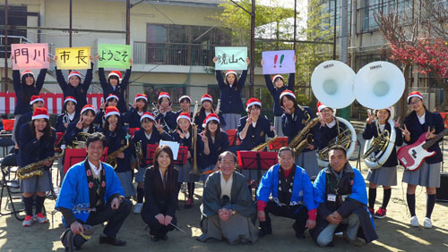 地域の交流の場　鏡山もちつき大会