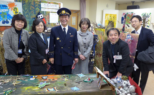 愛らしい作品にほっこり　京都市立幼稚園こども展を鑑賞