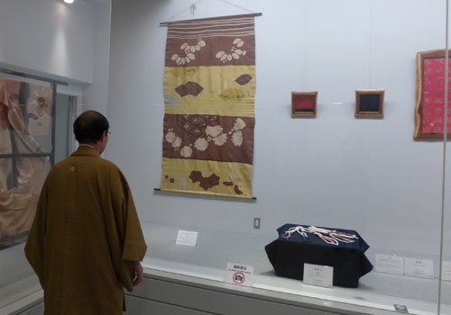 国内外で高い評価　京鹿の子絞展