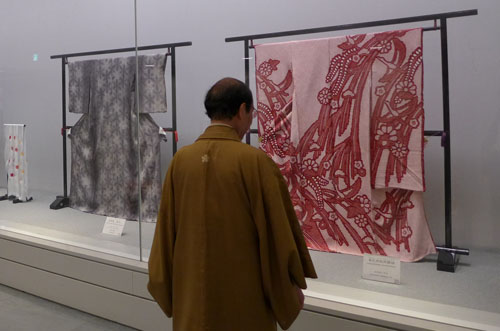 国内外で高い評価　京鹿の子絞展