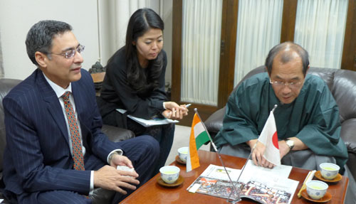 モディ首相、安倍首相の立会いの下確認したバラナシ市との提携を深化　マハジャン　インド総領事と懇談