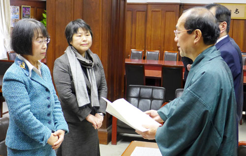 トラブル解消に向けたルールづくり　ペット霊園対策検討審議会から答申