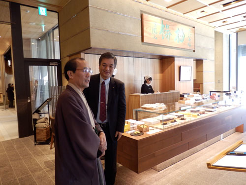 １９６の京都ゆかりの団体・事業者の皆さんのご協力で１１４の事業を展開「京あるきin東京」にご尽力　「鶴屋吉信」「西利」「福寿園茶寮」「日本橋三越本店」「琳派名品展」「カフェコムサ」「八芳園」