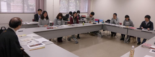 学生ボランティアガイド「グッドサマリタンクラブ」の皆さんと京大でミーティング