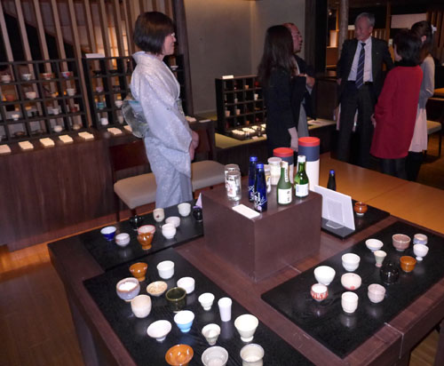 日本酒や伝統工芸の魅力を発信「文化サロン」　ＭＹ猪口１００コレクション開催中