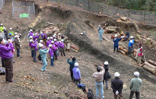 三山の景観を保全・継承へ　鹿ヶ谷で森づくり活動　険しい坂道を登り、足がガクガクに（笑）