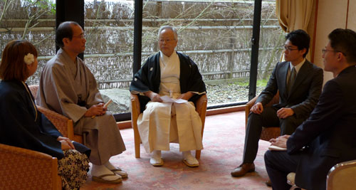 「京都さくらよさこいの可能性を探る」　下鴨神社 新木宮司と堀内学生運営委員長らと懇談