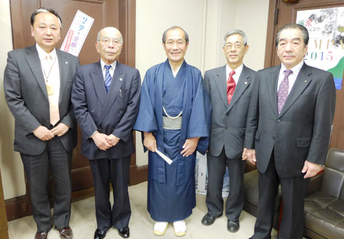 ５０周年で京北にサルスベリ等を植樹　北桑田ライオンズクラブの皆さんがご来庁