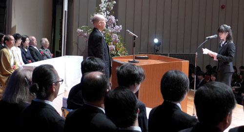 ようこそ京都市立芸大へ　未来に羽ばたく芸術家の卵の皆さんをお迎えしました　京都市立芸大入学式