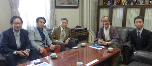 ２０１５日伊オペラ国際共同制作実行委員会 指揮者吉田 裕史さんらがご来庁
