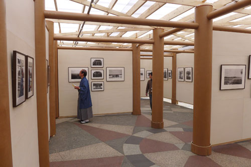 KYOTO GRAPHIE国際写真フェスティバル（4/18～5/10）～市役所前広場・嶋臺・素形・無名舎・誉田屋源兵衛黒藏～