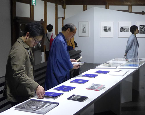 KYOTO GRAPHIE国際写真フェスティバル（4/18～5/10）～市役所前広場・嶋臺・素形・無名舎・誉田屋源兵衛黒藏～