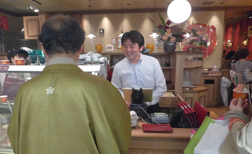 京都のアイスクリーム屋さんハンデルス・ベーゲンがゼスト御池にオープン