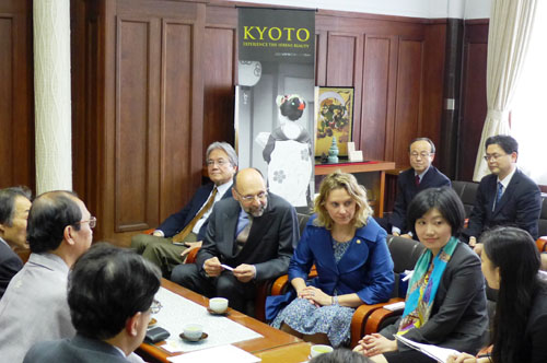 世界博物館大会「ＩＣＯＭ（イコム）２０１９」京都誘致に向け　ホーグルスタイン事務局長らに要望
