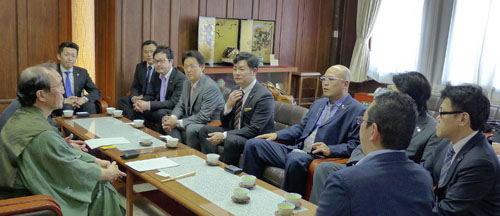 若者の力で日本を元気に！　日本一元気な「京都商工会議所青年部（ＹＥＧ）」の皆さんと懇談