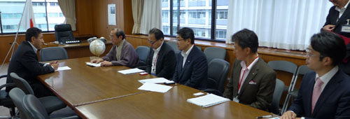 持続可能な社会の構築に向け「指定都市自然エネルギー協議会」会長として経産省 山際 大志朗 副大臣に政策提言