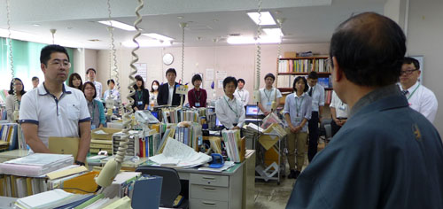山科区役所を激励