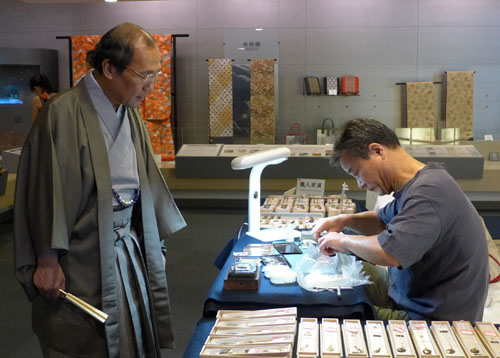 京都のまちに息づく美とわざの世界を展示　「京都伝統産業ふれあい館」