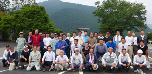 景勝 小倉山の保全のために　青年中央会の皆さんが清掃ボランティア活動