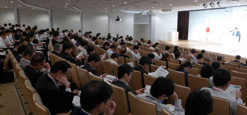 京産大５０周年記念　卒業生の皆さんに京産大と京都の「過去・現在・未来」をお話ししました