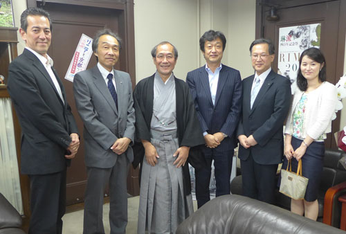 京都府 岡西 康博 前副知事のご活躍に敬意　今月７日にご退任
