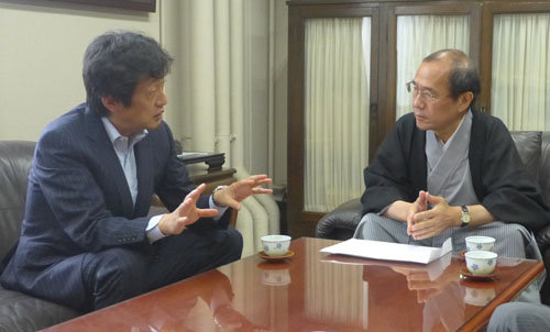 京都府 岡西 康博 前副知事のご活躍に敬意　今月７日にご退任