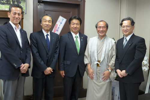 自民党府連幹事長にご就任　寺田かずひろ市議と懇談