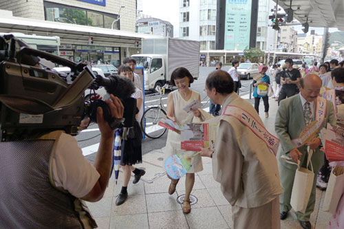 祇園祭「ゆかた」姿でクールビス　リニア「大阪までの同時開業」「関西国際空港への延伸」「京都駅ルート」をＰＲ
