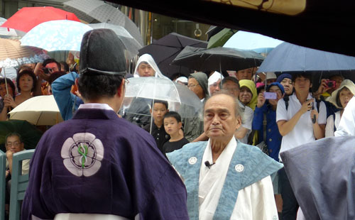 台風による雨の祇園祭・先祭　山鉾巡行　くじ改めの奉行役を務めました