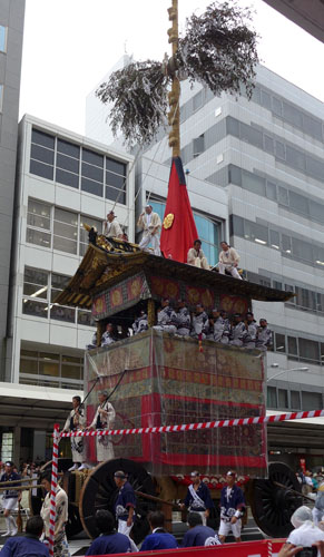 台風による雨の祇園祭・先祭　山鉾巡行　くじ改めの奉行役を務めました