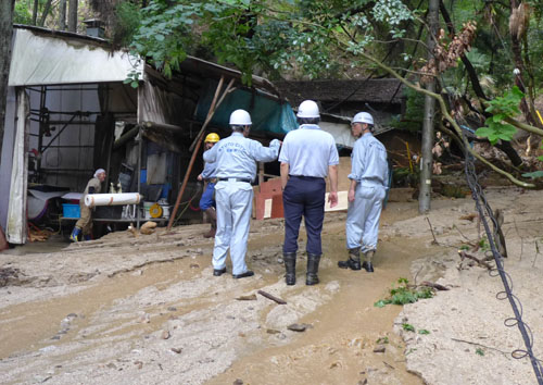 台風１１号による大雨にためがけ崩れが発生　左京区北白川仕伏町へ