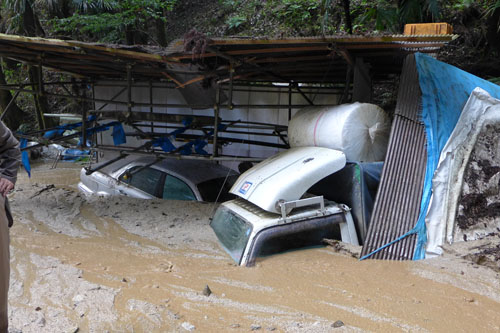 台風１１号による大雨にためがけ崩れが発生　左京区北白川仕伏町へ