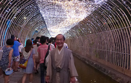 「光の天の川」が織りなす幻想の世界！ 「京の七夕」を堪能　外国人の多さが今年の特色！