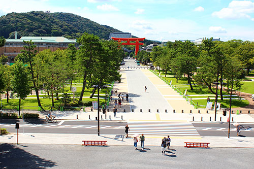 市民参加で進める神宮道と岡崎公園の再整備が完成！　年間５００万人を超える交流の場へ　９月１日から供用開始！　記者会見