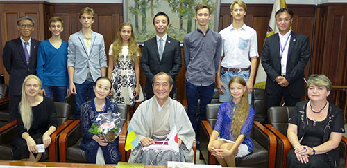 交流の深まりを実感　キエフ国立バレエ学校の皆さんらと懇談
